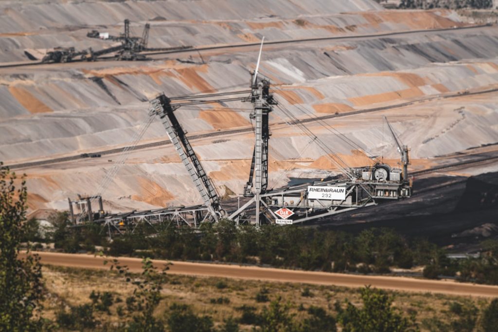 Record Oil Sands Output Drives Canadian Energy Stocks to New Heights
